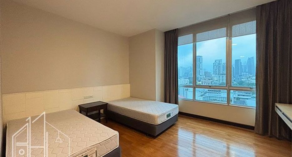 For rent 3 bedrooms condo in Watthana, Bangkok