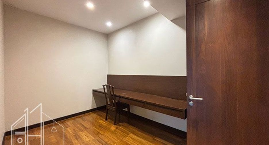 For rent 3 bedrooms condo in Watthana, Bangkok