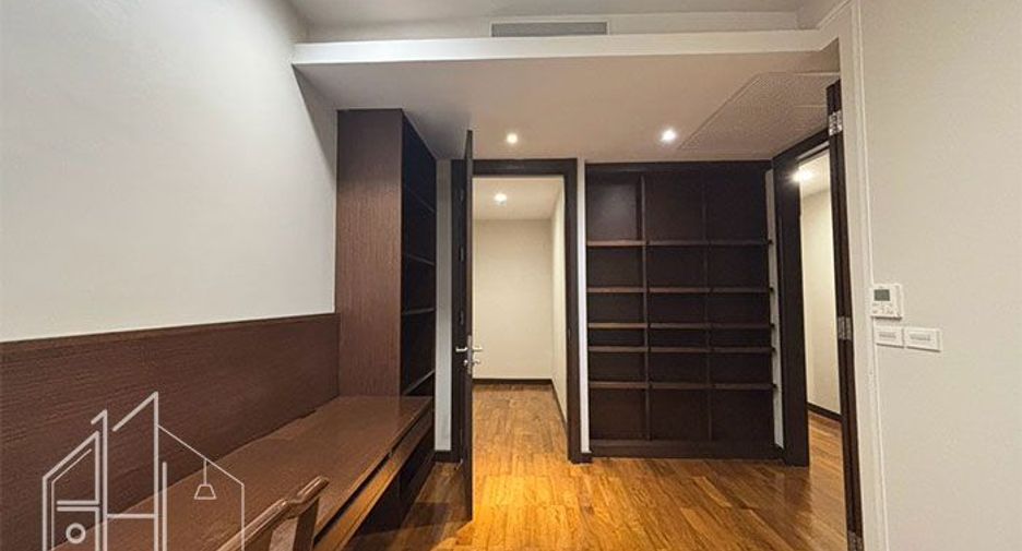 For rent 3 bedrooms condo in Watthana, Bangkok