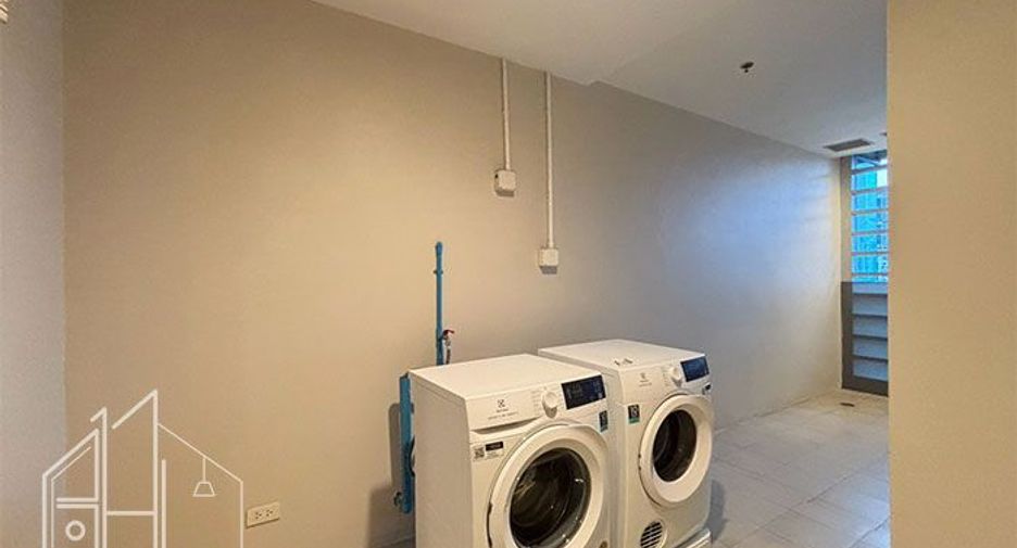 For rent 3 bedrooms condo in Watthana, Bangkok
