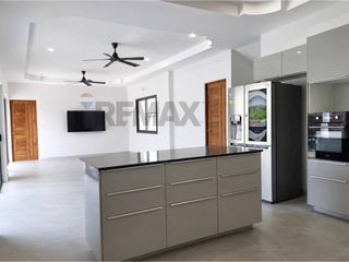 Продажа 3 спальни вилла в Самуи, Сураттани