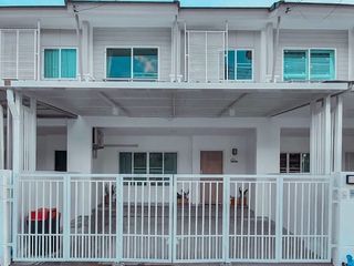 À louer 3 chambres maison de ville à San Kamphaeng, Chiang Mai