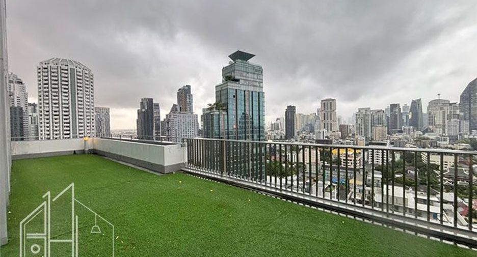 For rent 4 bedrooms apartment in Watthana, Bangkok