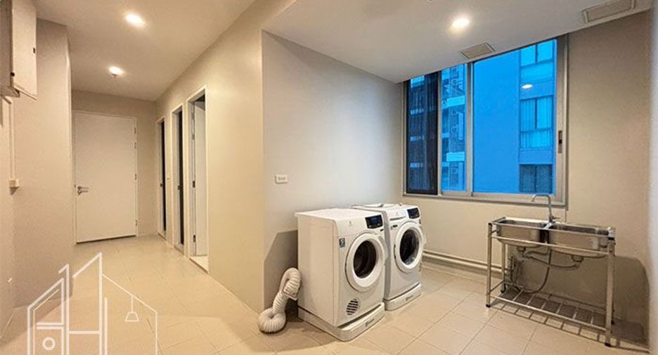 For rent 4 bedrooms apartment in Watthana, Bangkok