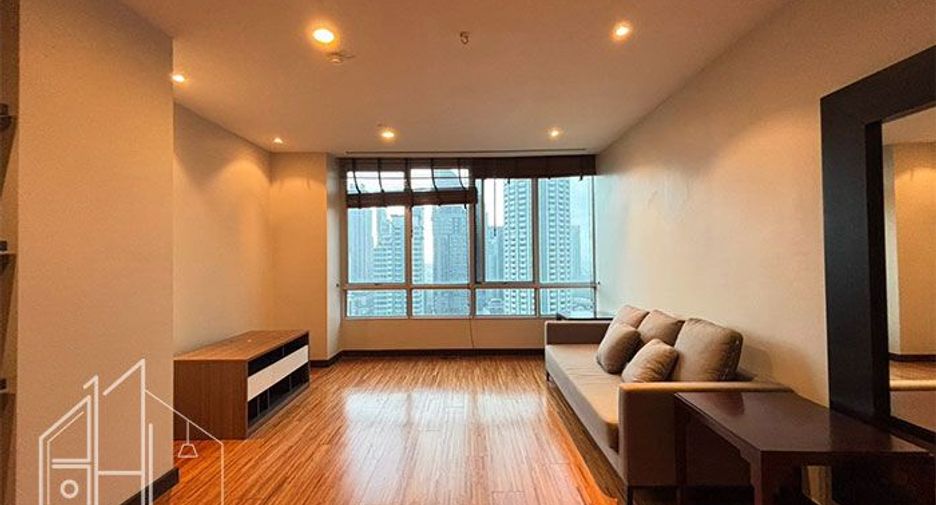 For rent 4 bedrooms apartment in Watthana, Bangkok