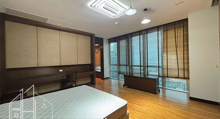 For rent 4 bedrooms apartment in Watthana, Bangkok