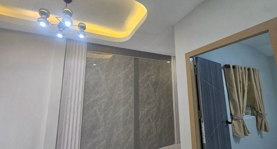 For sale 21 bedrooms townhouse in Si Racha, Chonburi