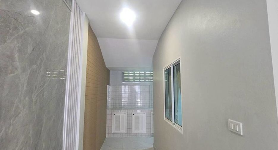 For sale 21 bedrooms townhouse in Si Racha, Chonburi