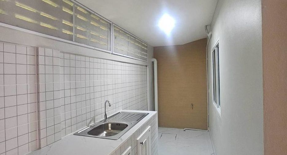 For sale 21 bedrooms townhouse in Si Racha, Chonburi