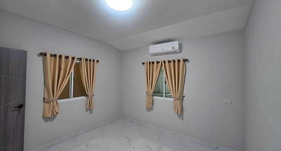 For sale 21 bedrooms townhouse in Si Racha, Chonburi