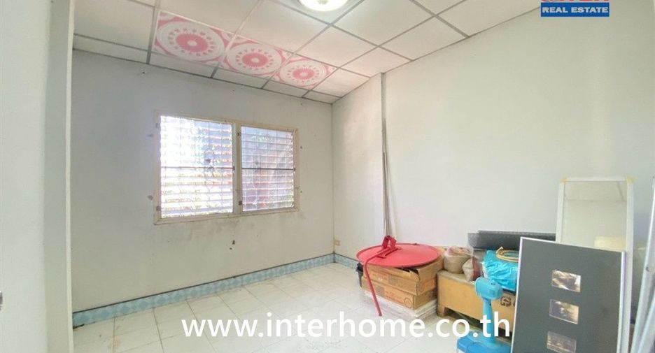 For sale 4 bedrooms house in Thanyaburi, Pathum Thani