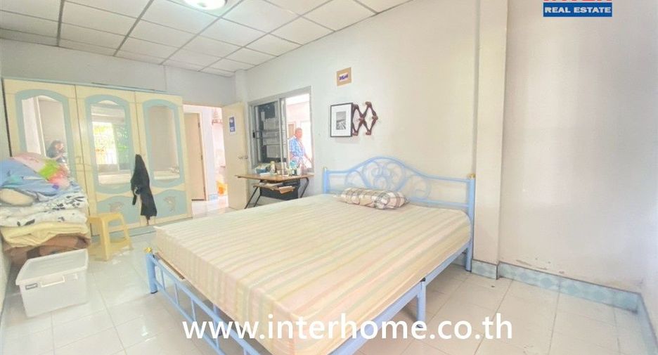 For sale 4 bedrooms house in Thanyaburi, Pathum Thani