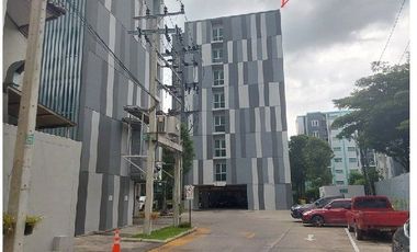 出售 1 卧室 公寓 在 Khan Na Yao, 曼谷