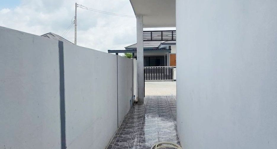For sale 2 bedrooms house in Ban Bueng, Chonburi