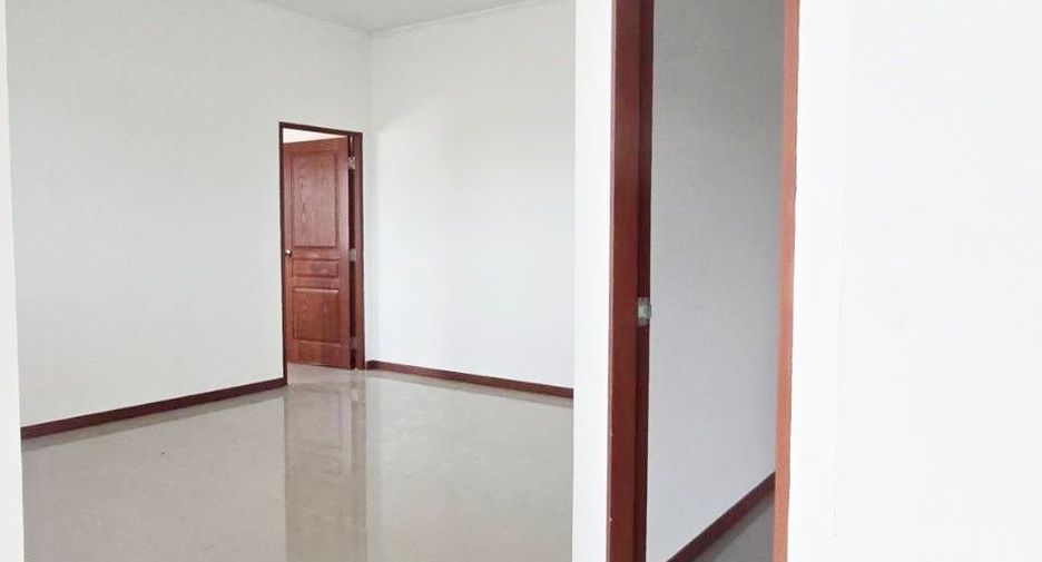 For sale 2 bedrooms house in Ban Bueng, Chonburi