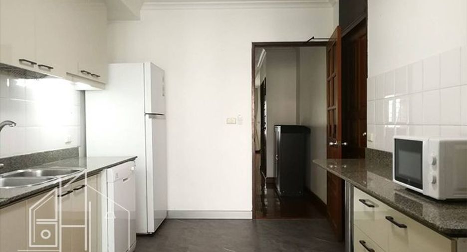 À louer 3 chambres appartement à Watthana, Bangkok