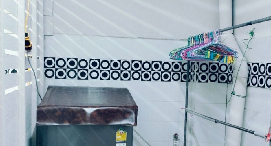 For sale 3 bedrooms townhouse in Mueang Samut Sakhon, Samut Sakhon