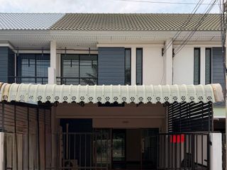 For sale 3 bedrooms townhouse in Mueang Samut Sakhon, Samut Sakhon