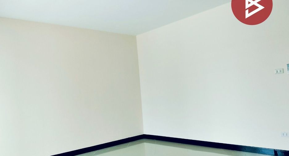 For sale 3 bedrooms townhouse in Mueang Samut Sakhon, Samut Sakhon