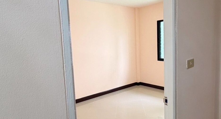 For sale 3 bedrooms townhouse in Mueang Samut Sakhon, Samut Sakhon