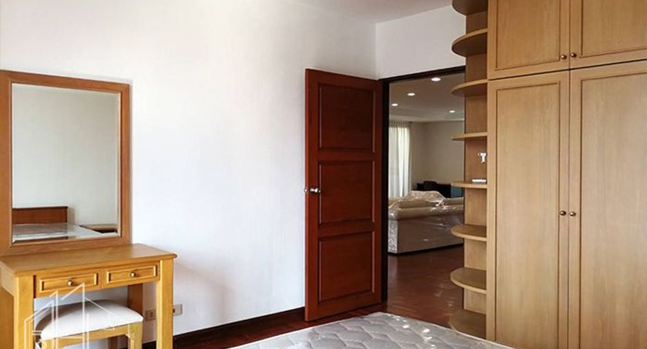 À louer 3 chambres condo à Watthana, Bangkok