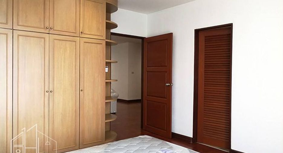 À louer 3 chambres condo à Watthana, Bangkok