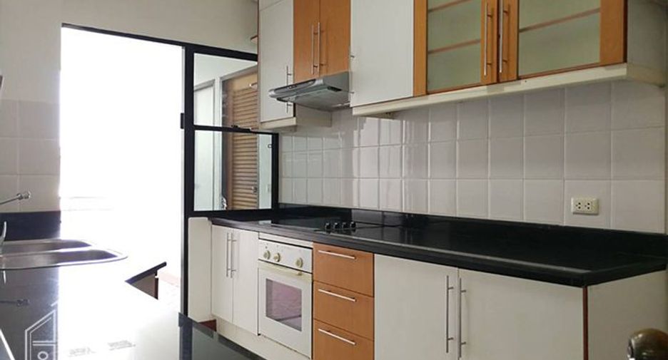 À louer 2 chambres appartement à Watthana, Bangkok