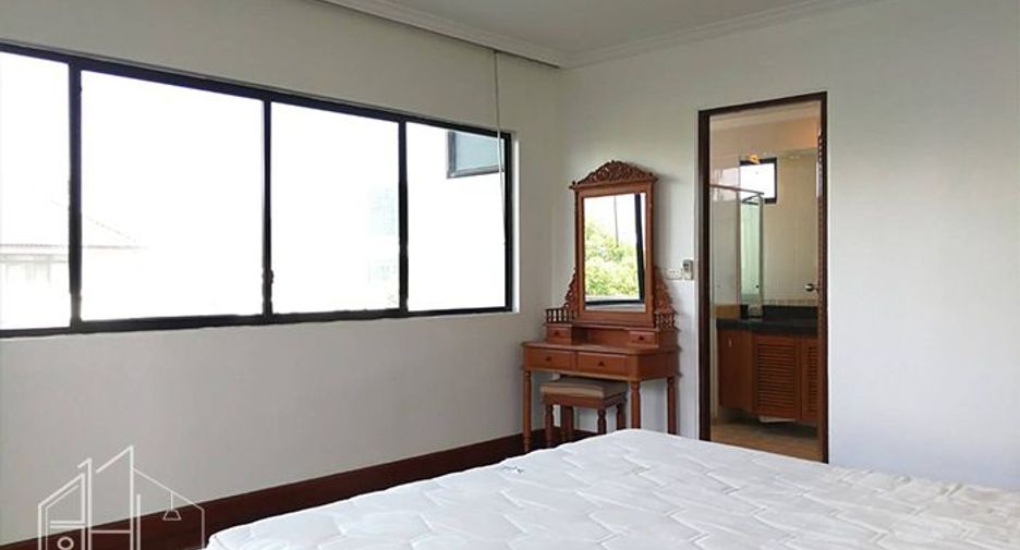 À louer 2 chambres appartement à Watthana, Bangkok
