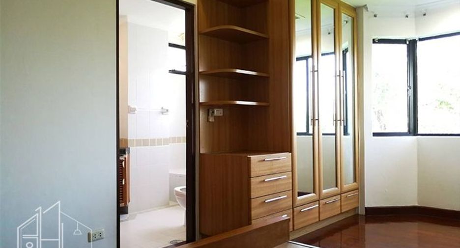 À louer 2 chambres appartement à Watthana, Bangkok