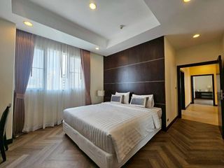 For rent 3 bedrooms serviced apartment in Khlong Toei, Bangkok