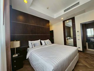 For rent 3 bedrooms serviced apartment in Khlong Toei, Bangkok