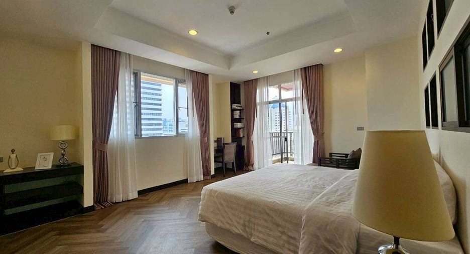 For rent 3 bedrooms serviced apartment in Khlong Toei, Bangkok