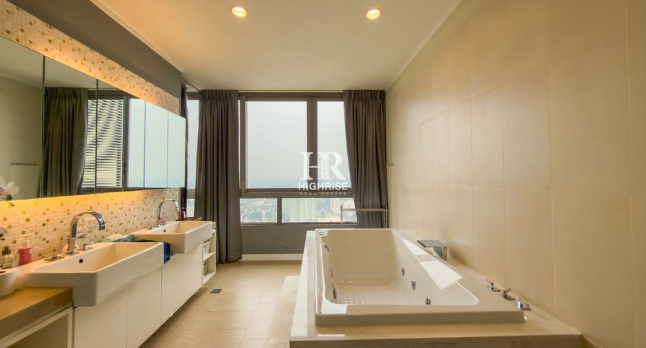 For sale 3 ベッドルーム condo in Bang Lamung, Chonburi