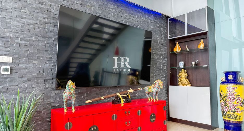 For sale 3 ベッドルーム condo in Bang Lamung, Chonburi