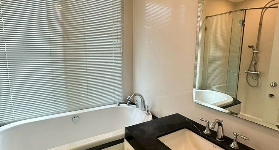 For sale 2 bedrooms condo in Watthana, Bangkok