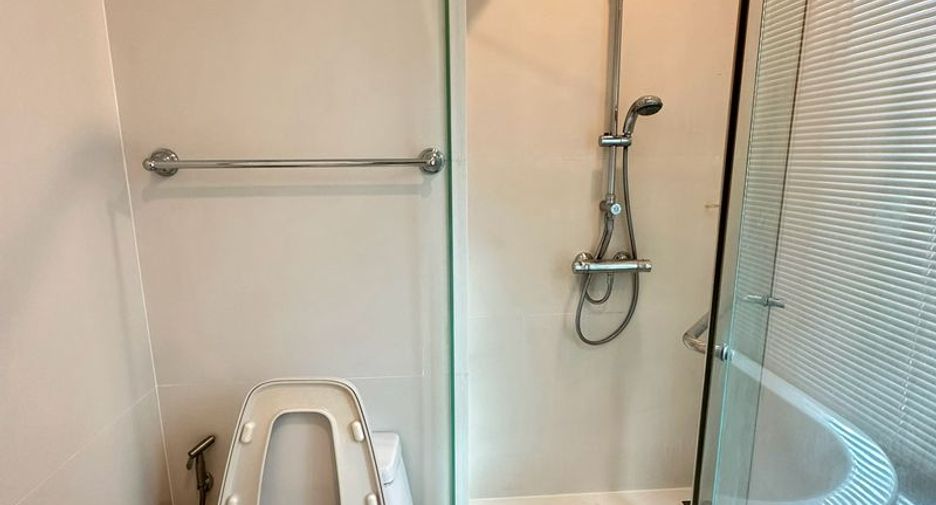 For sale 2 bedrooms condo in Watthana, Bangkok