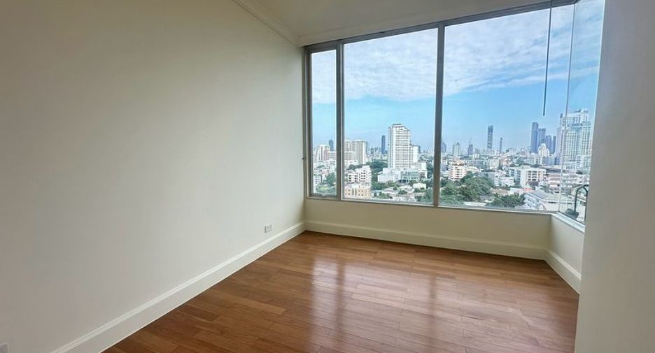 For sale 2 bedrooms condo in Watthana, Bangkok