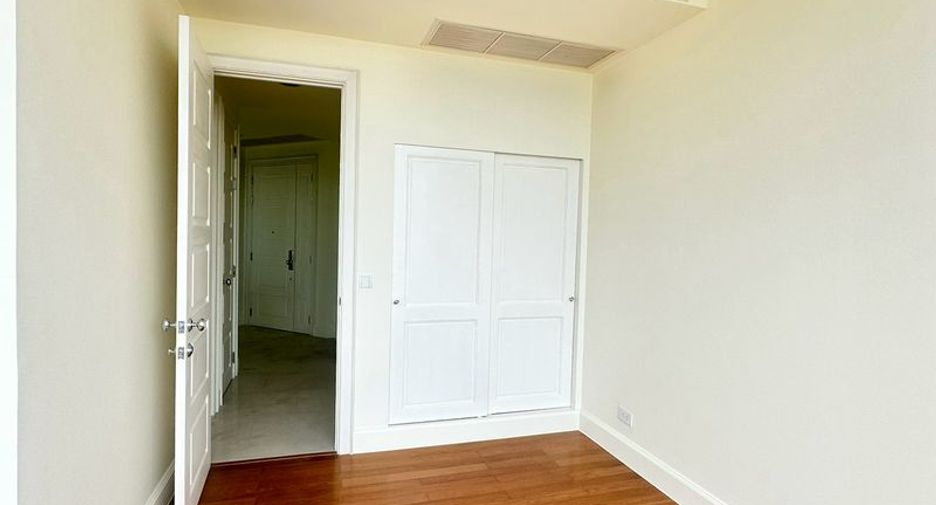 For sale 2 bedrooms condo in Watthana, Bangkok