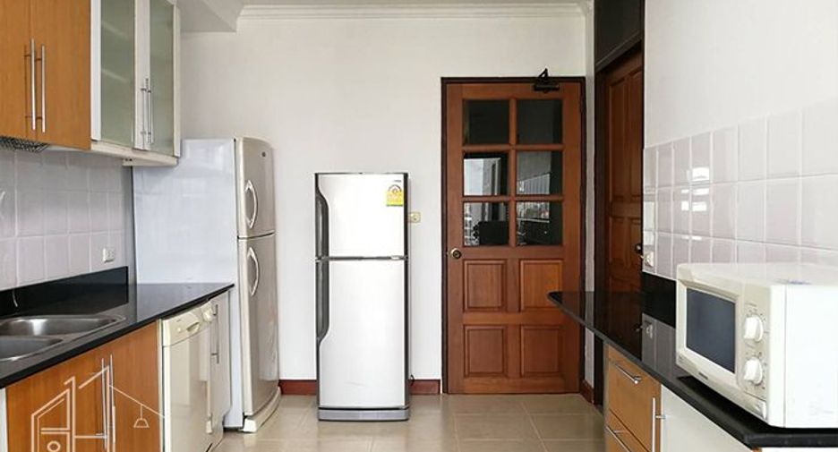 À louer 3 chambres condo à Watthana, Bangkok