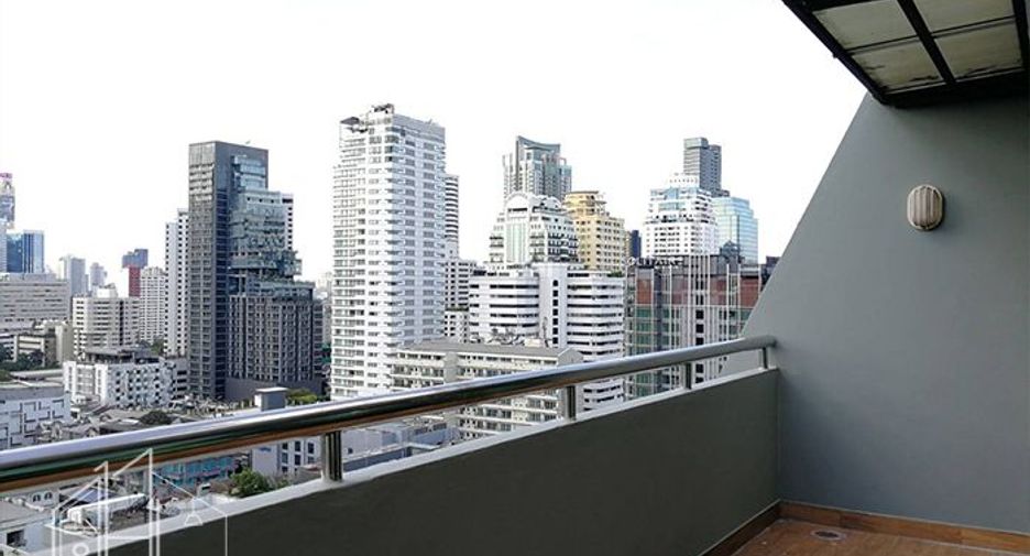 For rent 2 bedrooms condo in Watthana, Bangkok