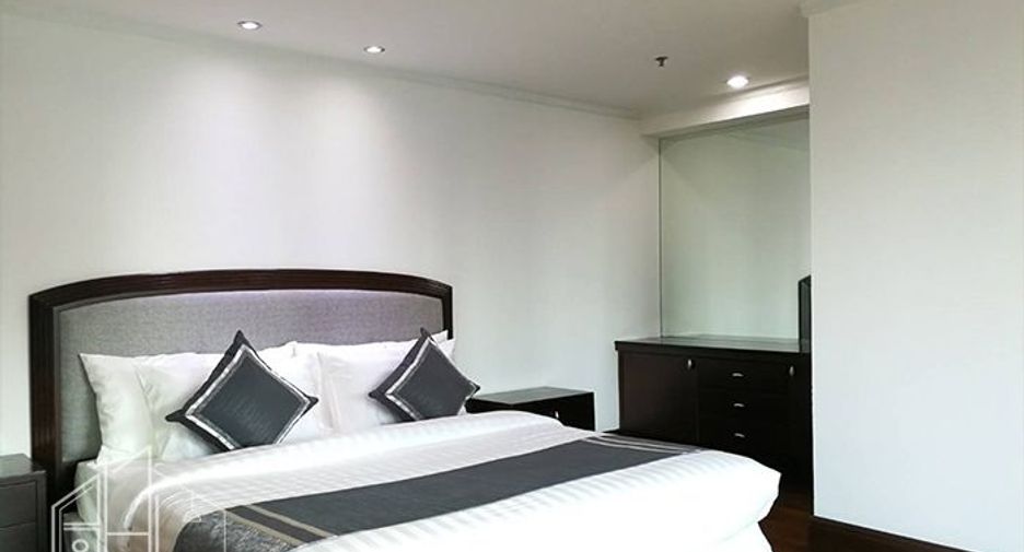 For rent 2 bedrooms condo in Watthana, Bangkok
