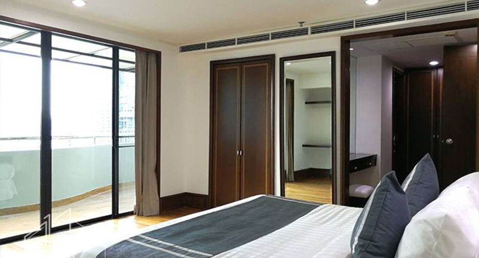 For rent 2 bedrooms condo in Watthana, Bangkok