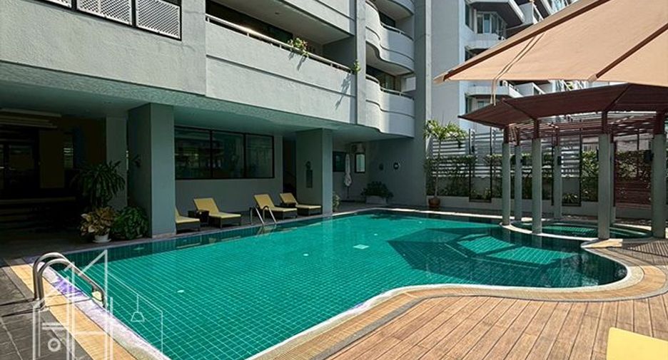 For rent 2 bedrooms condo in Watthana, Bangkok