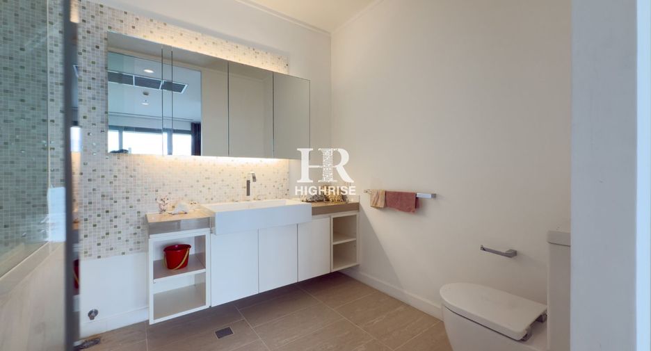 For sale 2 ベッドルーム condo in Bang Lamung, Chonburi