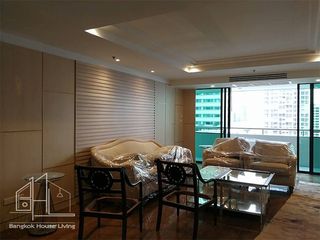 Condo en alquiler de 3 habitaciones en Watthana, Bangkok