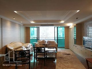 Condo en alquiler de 3 habitaciones en Watthana, Bangkok