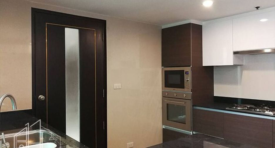 For rent 3 bedrooms condo in Watthana, Bangkok