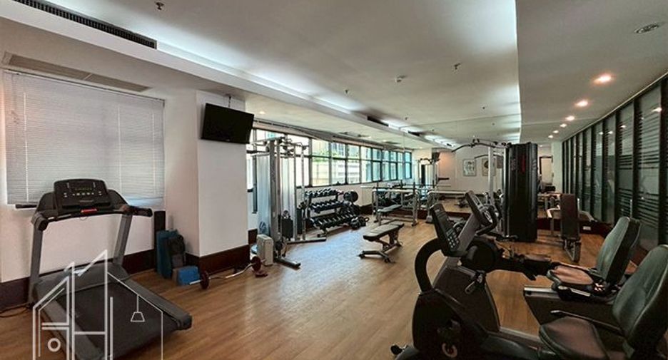 For rent 3 bedrooms condo in Watthana, Bangkok