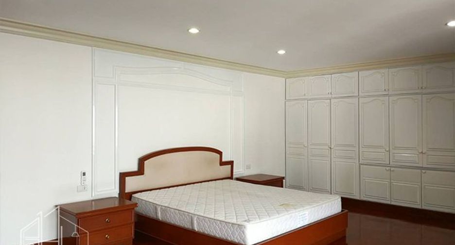 À louer 3 chambres appartement à Khlong Toei, Bangkok