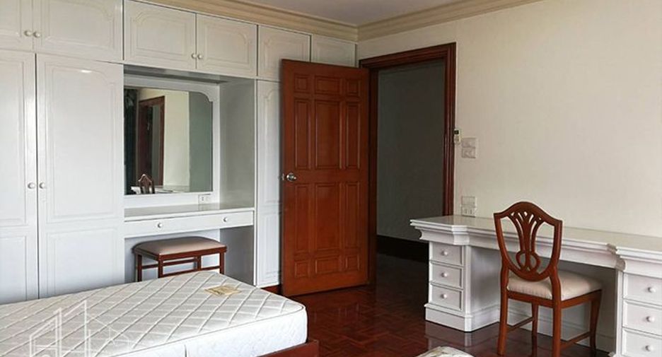 À louer 3 chambres appartement à Khlong Toei, Bangkok